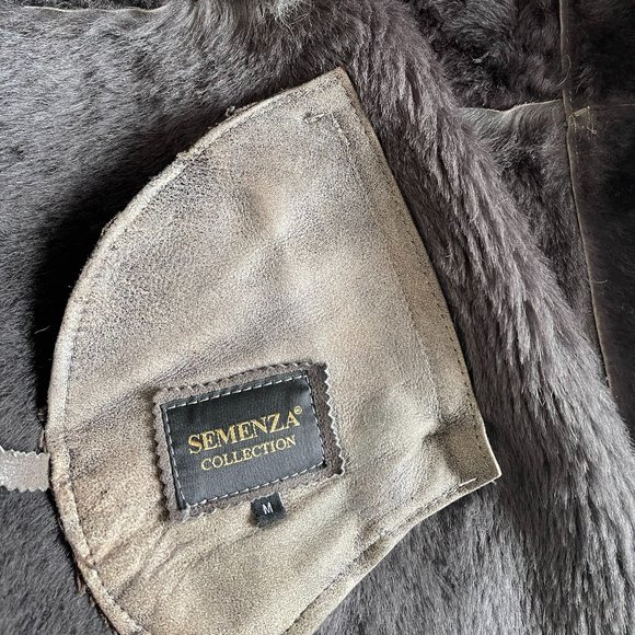 Hooded sheepskin coat with lush silver fox fur trim - Picture 5 of 13